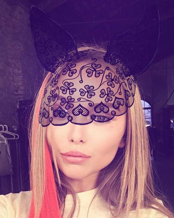Стефания Маликова надела на себя товар из элитного секс-шопа