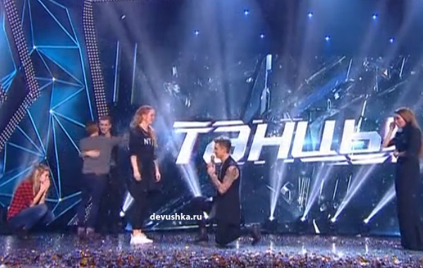 Юлианна Караулова представила космический клип на песню «Внеорбитные»