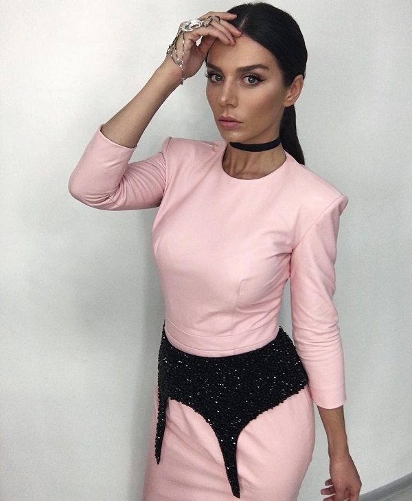 Анна Седокова призналась как она хотела избавиться от первого ребенка