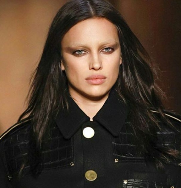 Ирина Шейк ужаснула своим видом на показе Givenchy и поздравила Филиппа Киркорова