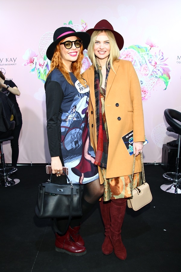 Анастасия Стоцкая и Елена Кулецкая - дамы в шляпках на Mercedes-Benz Fashion Week Russia