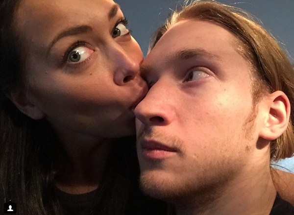 Настасья Самбурская публично сказала, что ее возлюбленный - "безголосое волосатое чмо" Настасья Самбурская публично сказала, что ее возлюбленный - "безголосое волосатое чмо"