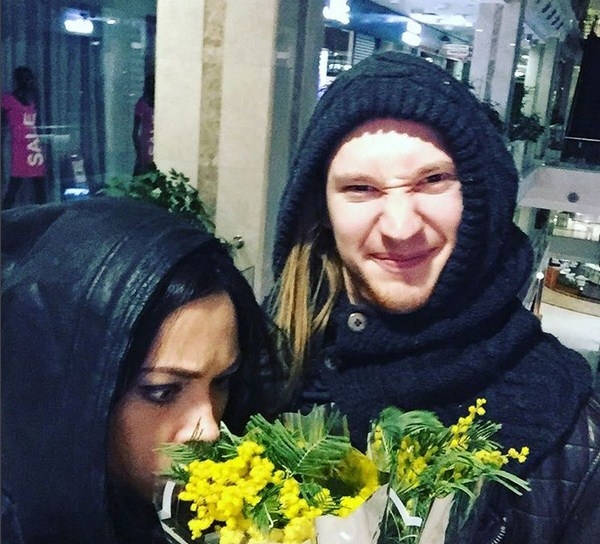 Настасья Самбурская публично сказала, что ее возлюбленный - "безголосое волосатое чмо" Настасья Самбурская публично сказала, что ее возлюбленный - "безголосое волосатое чмо"