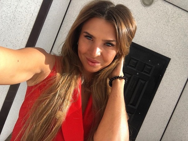 Элла Суханова продолжает отправлять Игоря Трегубенко за периметр 