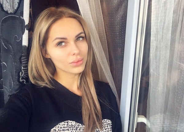 Певица Ханна переусердствовала с фотошопом
