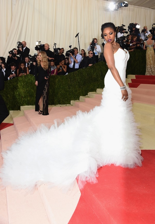 Ослепительно белоснежные наряды звезд на «MET GALA 2016» 