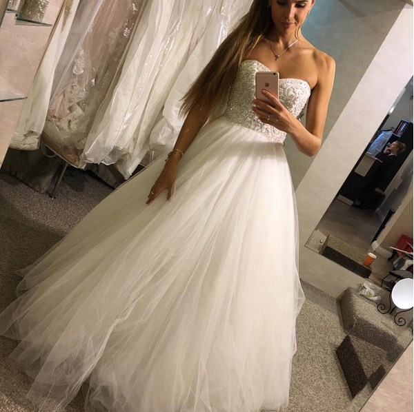 Элла Суханова показала свадебное платье