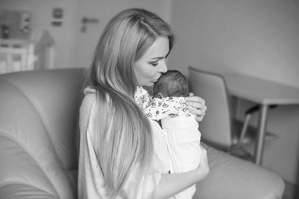 Дарья Пынзарь поделилась первыми снимками своего новорожденного сына 