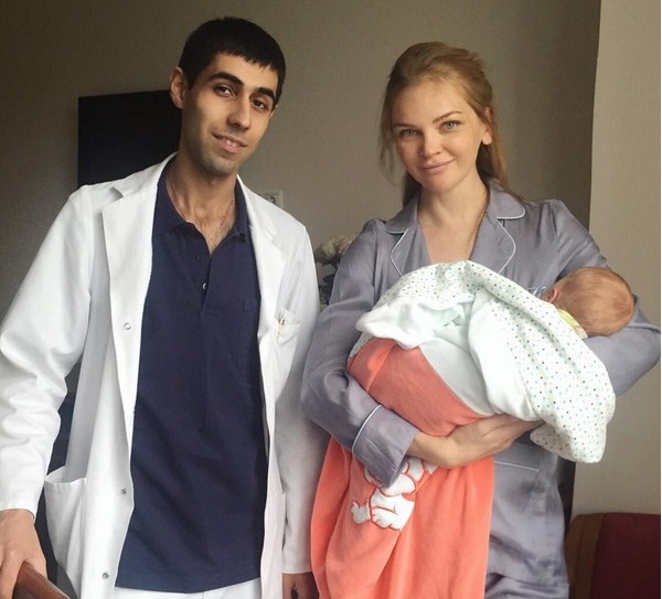 Елена Кулецкая показала кроватку новорожденной дочки