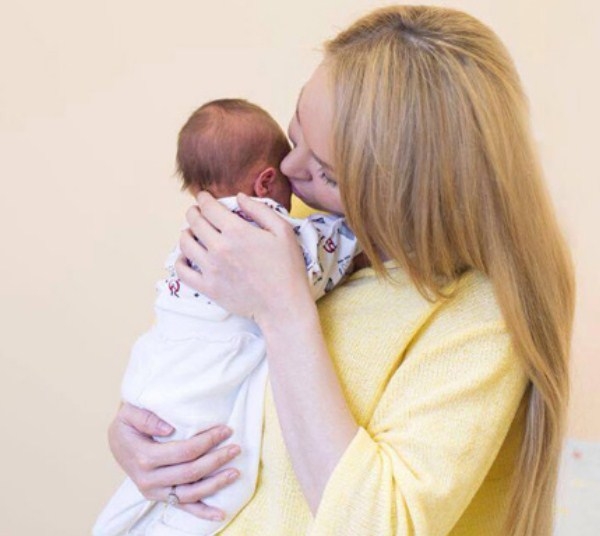 Дарья Пынзарь поделилась фотосессией с новорожденным сыном