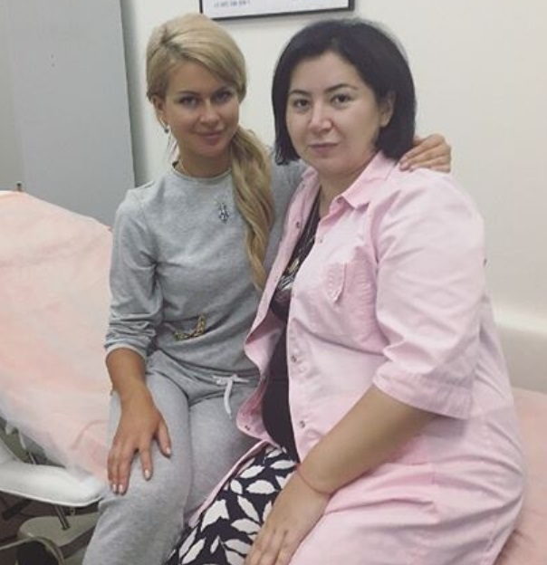 Имеющая интимные проблемы со здоровьем Марина Африкантова сделала снимок в кабинете гинеколога