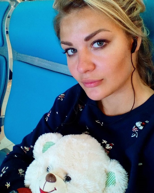 Руслана Мишина начала тянуть из Семена Фролова деньги  Руслана Мишина начала тянуть из Семена Фролова деньги