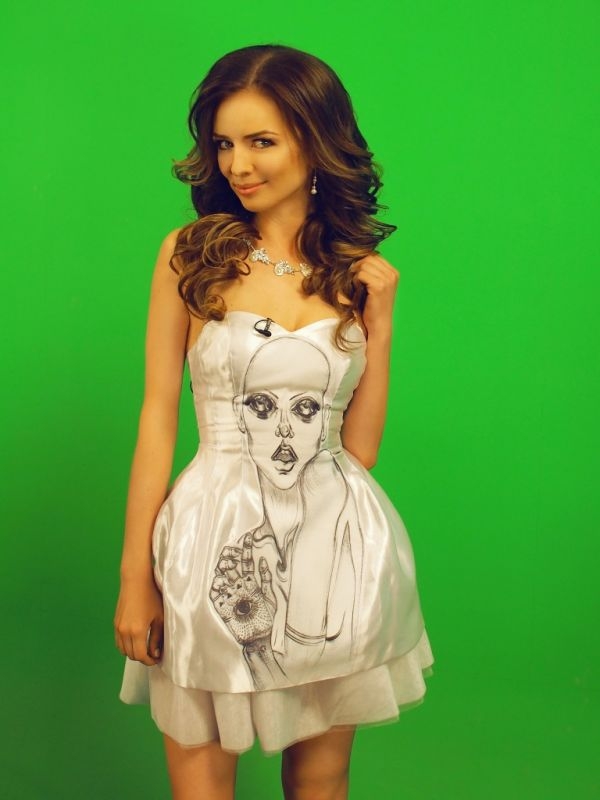Лена Волхонская в космическом платье от ALINA ASSI стала украшением программы NEWSBOX