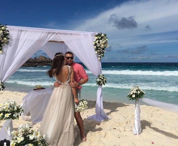 Элла Суханова и Игорь Трегубенко показали фото со свадьбы на Сейшелах