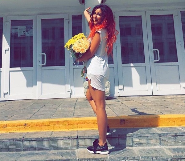 Певица Нюша очень трогательно поздравила свою маму с днем рождения