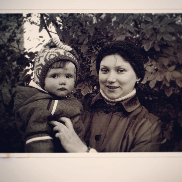 Звезда сериала «Кухня» Ольга Кузьмина очень трогательно поздравила свою маму с днем рождения 