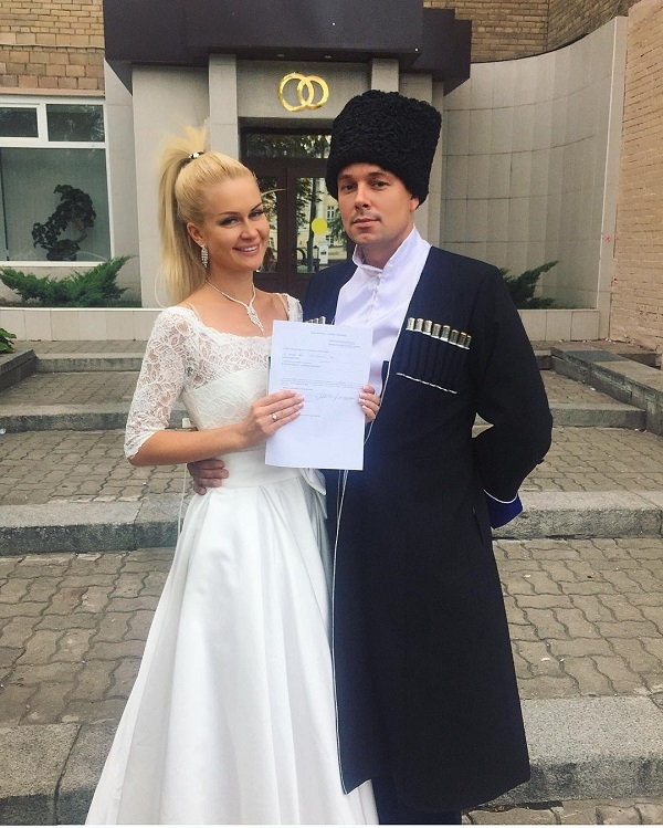 Марина Африкантова и Андрей Чуев подали заявление в ЗАГС и назвали точную дату свадьбы 