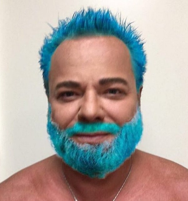 Владимир Пресняков перекрасил волосы и бороду в синий цвет