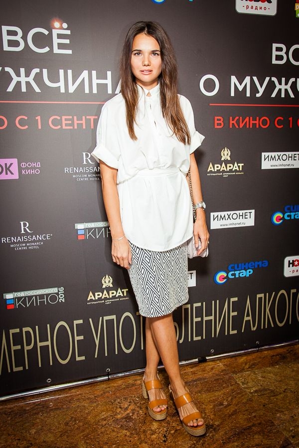 Наталья Рудова без нижнего белья поддержала Михаила Галустяна и Анну Хилькевич на премьере фильма «Все о мужчинах»