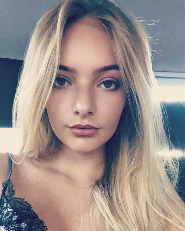 Лиза Пескова будоражит подписчиков фотографиями в нижнем белье