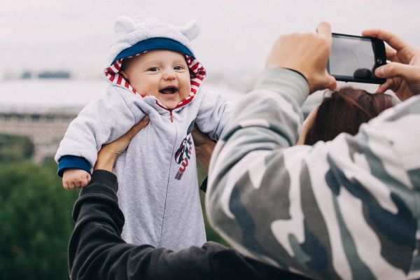 Появилась первая фотосессия сына Мэри Шум и Александра Тихомирова в Москве