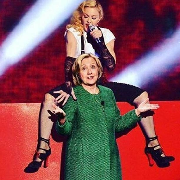 Вслед за Кэти Перри, в поддержку Хилари Клинтон оголилась Мадонна