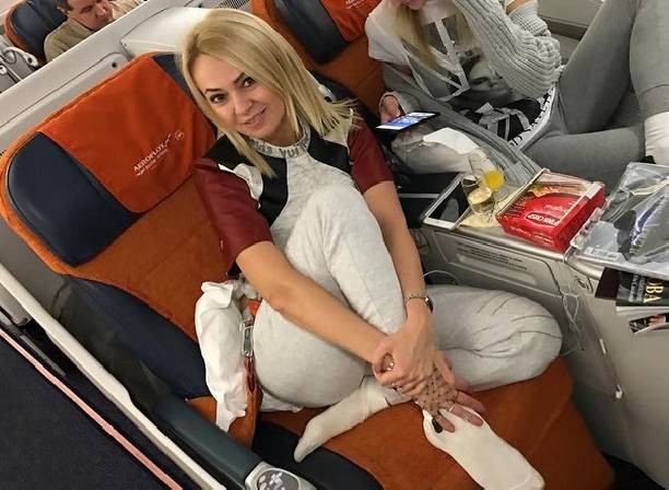 Яна Рудковская публикует шикарные фото с отдыха
