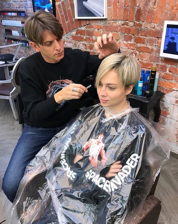 Настасья Самбурская стала настоящей блондинкой