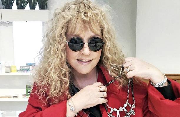 Алла Пугачева появилась на сцене в мини-платье