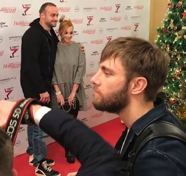Теона Дольникова вскоре впервые станет мамой