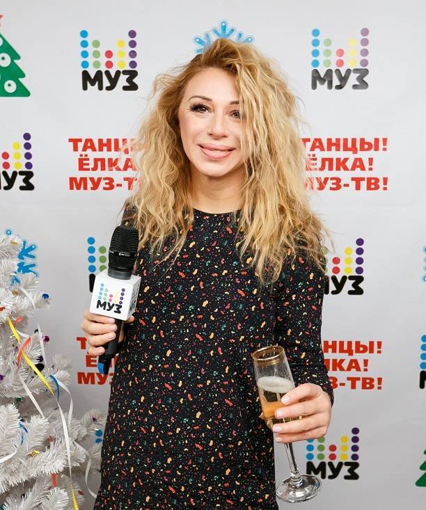 Алена Апина пытается вернуть себе титул секс символа