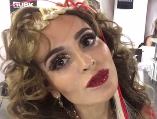 Без фотошопа Анна Калашникова выглядит заметно постаревшей