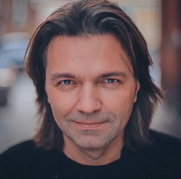 Дмитрий Маликов поздравил подписчиков с Новым годом неординарным способом