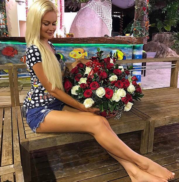 Марина Африкантова удивила короткой стрижкой