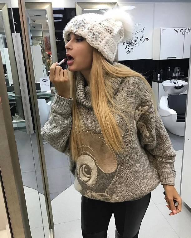 Эвелина Бледанс соврала подписчикам о новой прическе