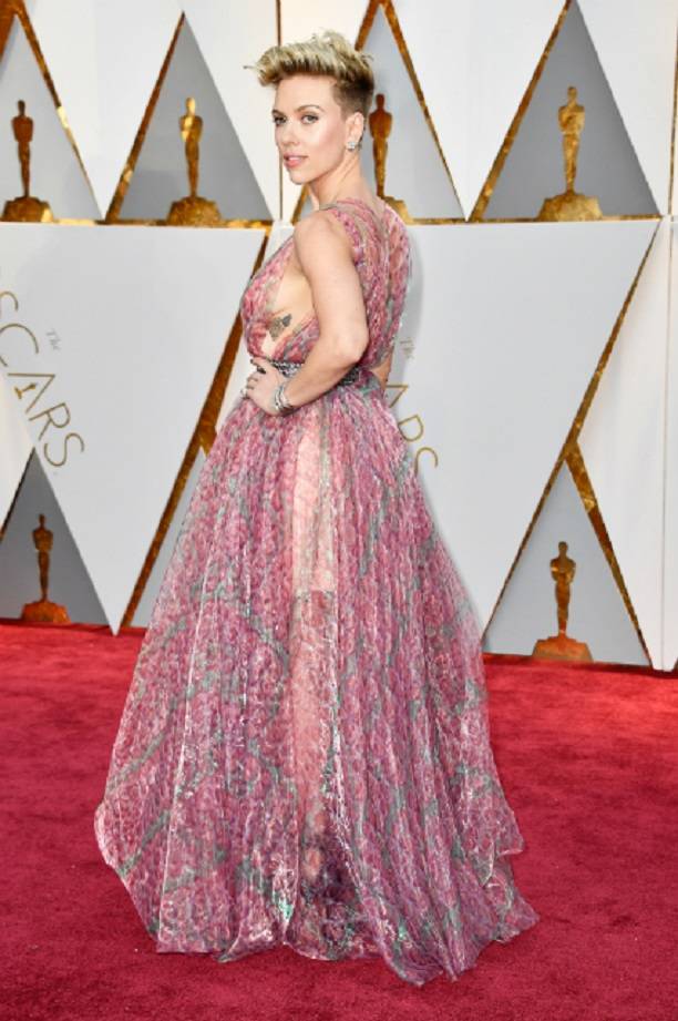 Платье Скарлетт Йоханссон  попало в список худших на Оскаре