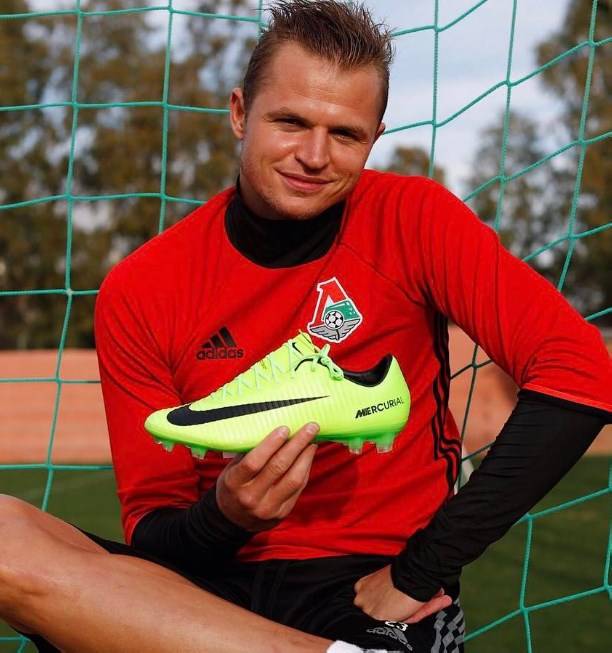 Дмитрий Тарасов выложил в блог первый совместный снимок с Анастасией Костенко