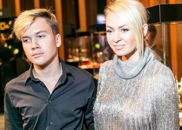 Яна Рудковская взялась за раскрутку своего 14-летнего сына
