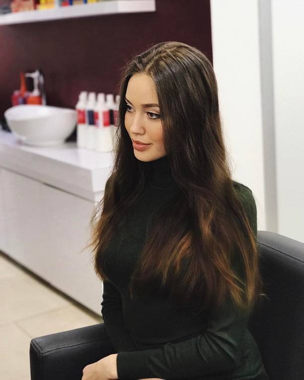 Анастасия Костенко решила порадовать Дмитрия Тарасова новым педикюром