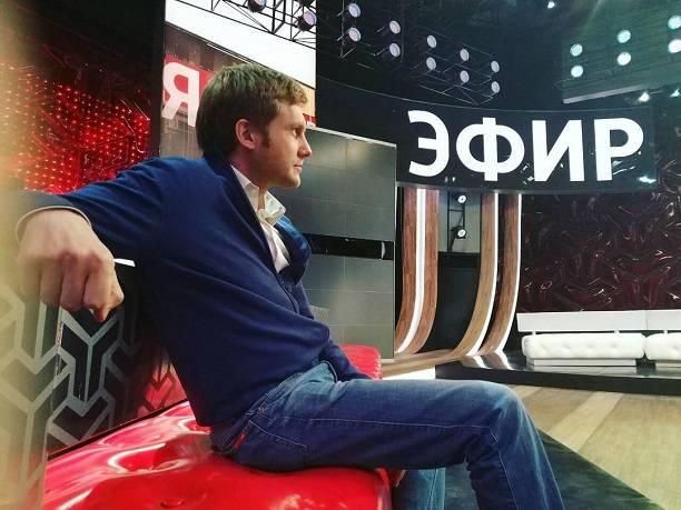 Борис Корчевников совместит работу на православном канале и драки с Джигурдой в программе «Прямой эфир»