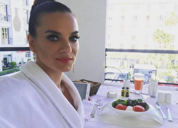 Елена Исинбаева сделала невероятный макияж для красной дорожки в Канны