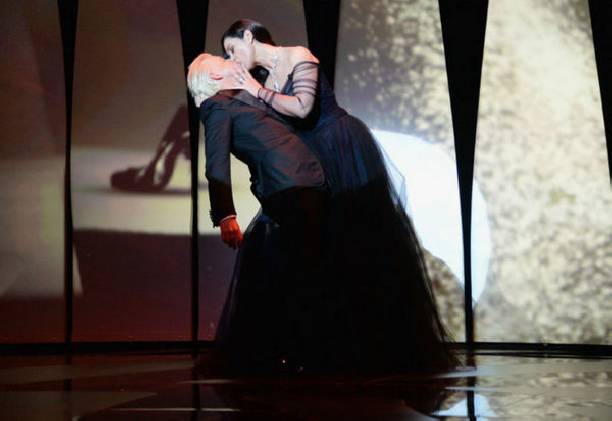 Моника Белуччи запомнилась страстным поцелуем с коллегой на Каннском кинофестивале
