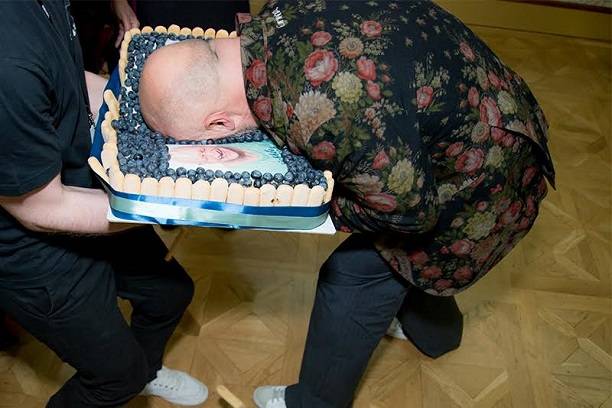 На праздновании своего Дня рождения Гоша Куценко упал лицом в торт