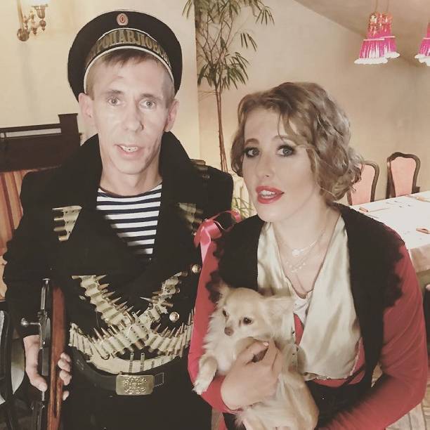Ксения Собчак заинтриговала подписчиков совместной фотографией с Алексеем Паниным и собакой