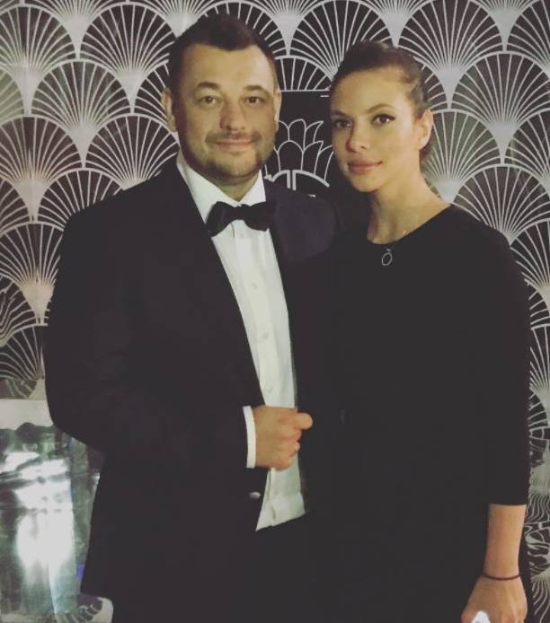Жену Сергея Жукова Регину Бурд поздравляют с четвертой беременностью