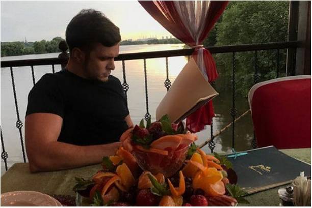 Антон Гусев дал понять, что помирился с Викторией Романец