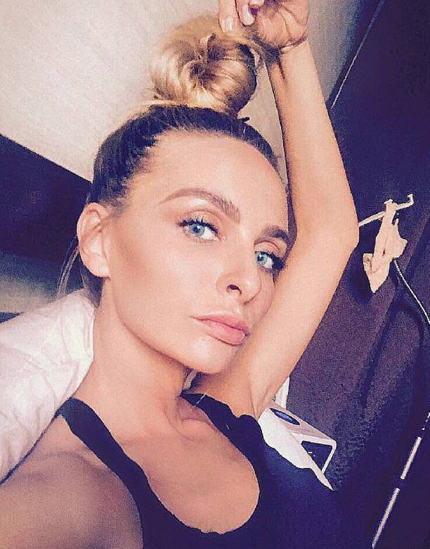 Екатерина Варнава увеличивает число подписчиков постельными фото