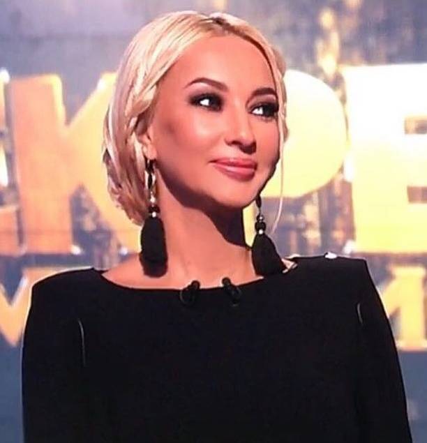 Лера Кудрявцева поделилась снимком с мужем