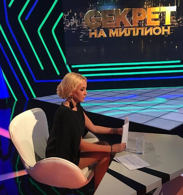 Лера Кудрявцева поделилась снимком с мужем