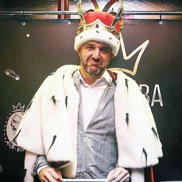 В свой день рождения Максим Виторган примерил мантию и корону